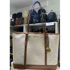 MK JET SET TRAVEL SHOULDER TOTE VANILLA LARGE