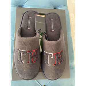 TH BED SLIPPERS BOX DARK GREY