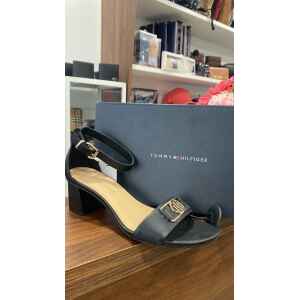 TH HARDWARE MID HEEL SANDAL BLACK
