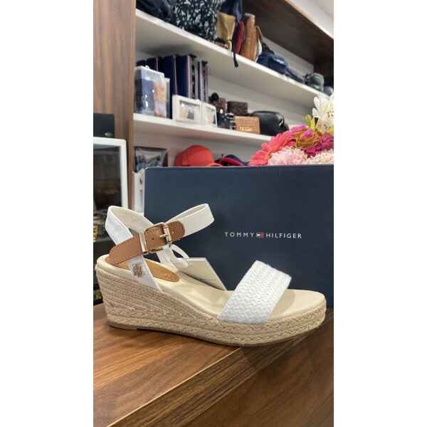 TH TEXTURED LOW WEDGE SANDAL ECRU