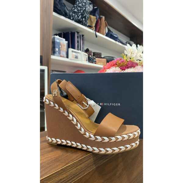 TH NEW WEDGE BRAID SUMMER COGNAC