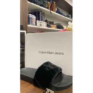 CK SANDAL BLACK FUR DETAIL