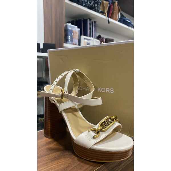 MK KAILEY PLATFORM SANDAL CHAIN LT CREAM