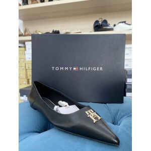 TH POINTY CHIC BALLERINA WOMAN  BLACK