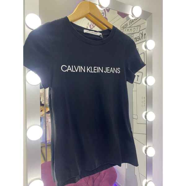 CK BLACK TSHIRT WHITE LETTERS LOGO CORE