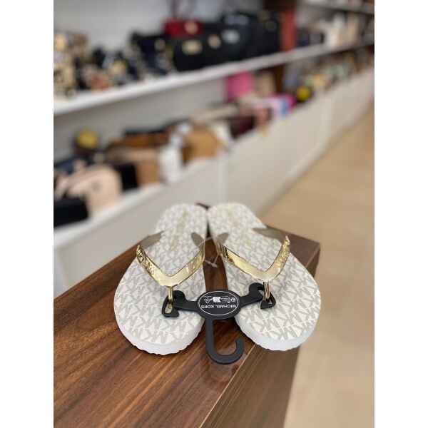 MK FLIP FLOPS VANILLA GOLD DETAIL