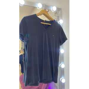TH BASIC V NECK BLACK SMALL LOGO