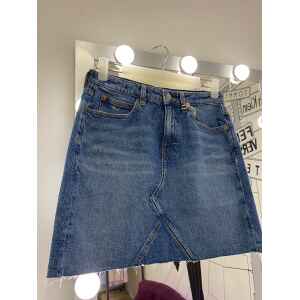 TH SHORT DENIM SKIRT TRANGLE FRONT
