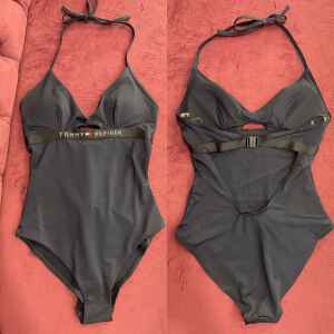 TH BLUE SWIMSUIT 'TOMMY HILFIGER' WHITE CENTER