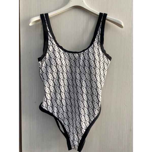 CK WHITE SWIMSUIT BLACK PATTERN