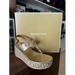 MK AUBREY CUT OUT WEDGE PALE GOLD
