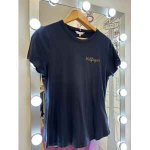 TH TSHIRT DARK  BLUE GOLD LOGO