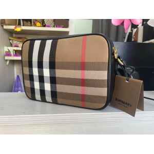 BURBERRY LG CAMERA MX BLACK