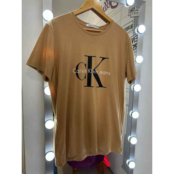 CK CAMEL TSHIRT BLACK LARGE LOGO