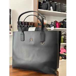 TH ICONIC TOMMY SATCHEL BLACK