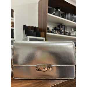 MK CECE MD FLAP STRCRTD CLUTCH SILVER