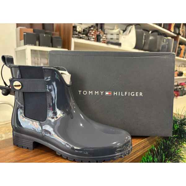 TH ANKLE RAIN BOOT DESERT SKY WITH METAL DETAIL