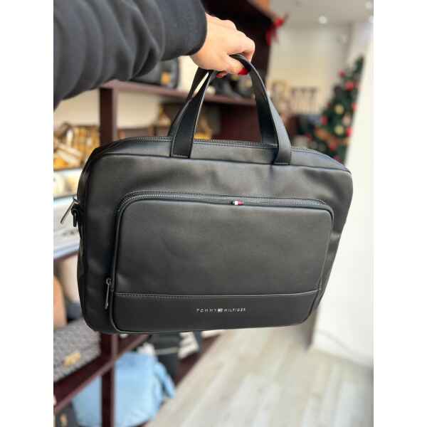 TH ESSENTIAL SLIM COMPUTER BAG BLACK