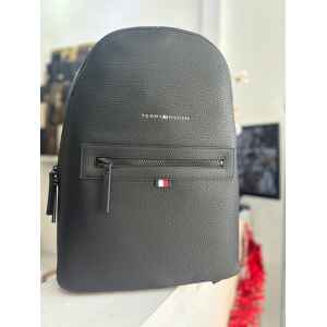 TH ESSENTIAL PU BACKPACK BLACK ZIP CENTER
