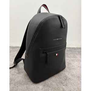 TH ESSENTIAL PU BACKPACK BLACK ZIP CENTER