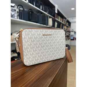 MK JET SET MD CAMERA BAG VANILLA