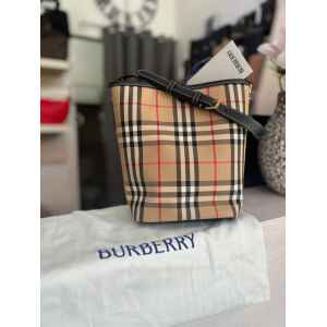 BURBERRY BUCKET BAG