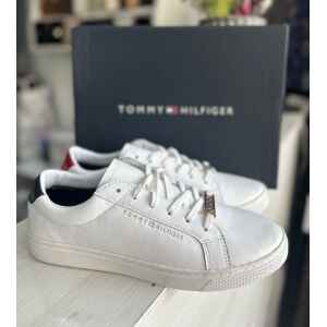 TH ESSENTIAL SNEAKER