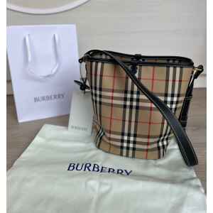 BURBERRY BUCKET BAG