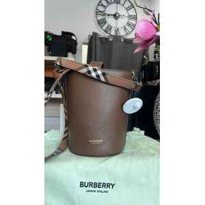 BURBERRY SM BUCKET EARTH COLOUR