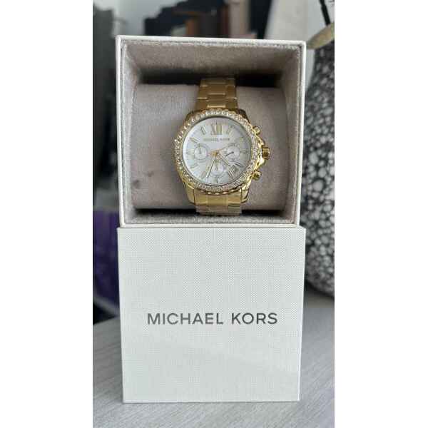 MK GOLD LARGE WATCH WITH WHITE INSIDE
