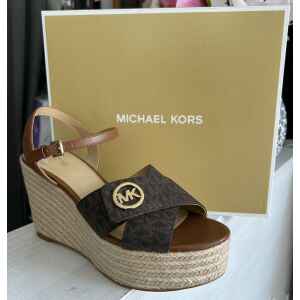 MK HANNAH WEDGE SANDAL BROWN