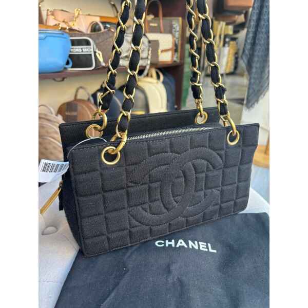 CHANEL CHOCOLATE BAR QUILTED CHAIN SHOULDER BAG - Image 2