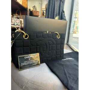 CHANEL CHOCOLATE BAR QUILTED CHAIN SHOULDER BAG