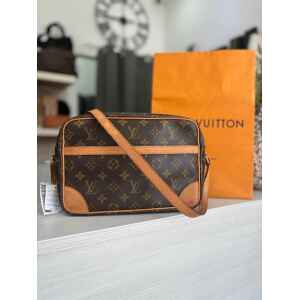 LOUIS VUITTON TROCADERO 27 CROSSBODY