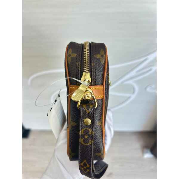 LOUIS VUITTON CLUTCH - Image 3