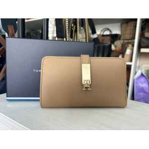 TH HERITAGE MED BEIGE PURSE