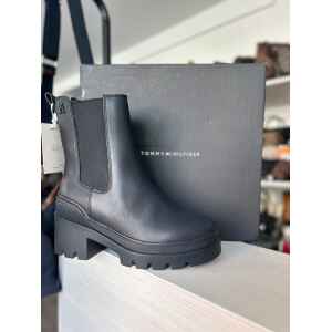 TH FEMINNIE SEASONAL UTILY BOOT