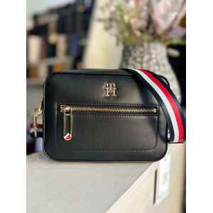 TOMMY ICONIC CAMERA BAG BLACK FLAG STRAP