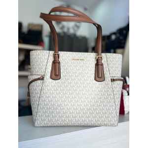 MK VOYAGER VANILLA LARGE TOTE