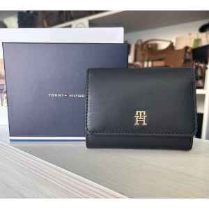 TH ICON TRIFOLD BLACK PURSE