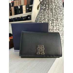 TH CHIC MEDIUM FLAP WALLET BLACK