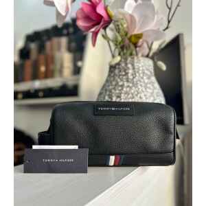 TH BUSINESS PU WASHBAG BLACK