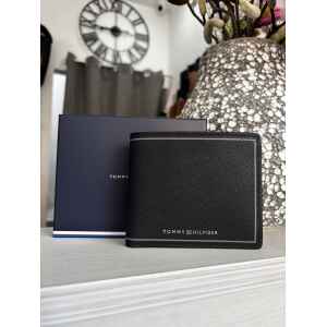 TH BLACK SAFFIANO EXTRA CC & COIN WALLET