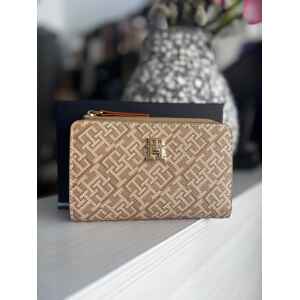 TH SANDALWOOD MONOPLAY LEATHER WALLET