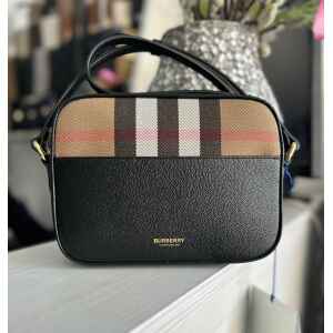 BURBERRY BLACK SMALL CAMERA MX NEW