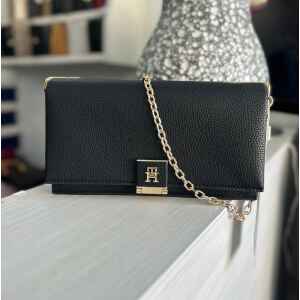 TH BLACK BAG HER CHAIN CROSSOVER