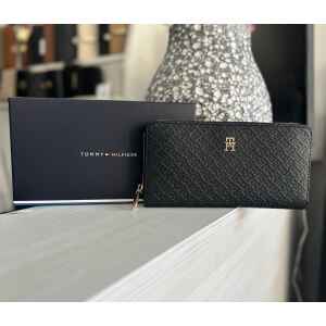 TH ICON LARGE MONO BLACK PURSE