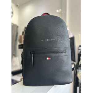 TH ESSENTIAL PU BACKPACK BLACK ZIP CENTER