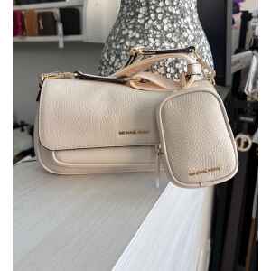 MK JET SET TRAVEL SMALL CROSSBODY LEATHER CREAM