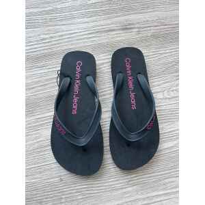 CK BLACK FLIP FLOP